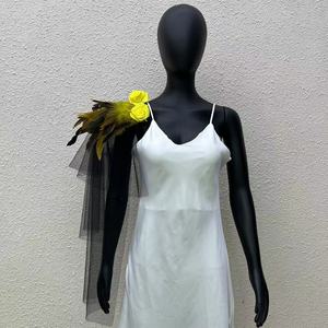 Épaulettes gothiques en plumes de poulet, faux col en tulle, châle de performance d'Halloween, ornement de gilet pour défilé - Product Image 6