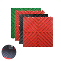 Revêtement de sol modulaire antidérapant pour garage de lavage de voiture Carreaux en plastique PVC à emboîtement rigide Surface de parquet moderne pour le drainage de stationnement de voiture