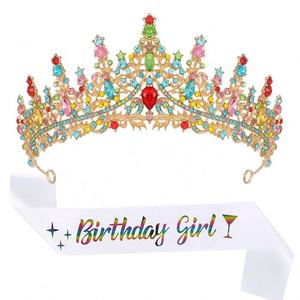 Corona de Cristal Elegante Estilo Europeo Americano, Corona de Aleación de Lujo Dorada, Accesorios Simples para Fiesta de Cumpleaños, Tiara con Correa para el Hombro - Product Image 3