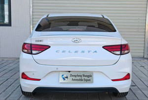 Hyundai Verna 1.6L 2018 Usado, Sedán Familiar Compacto, Rendimiento Estable, Eficiente en Consumo <span class=keywords><strong>de</strong></span> Combustible, Auto para Viajes Diarios en Buen Estado - Product Image 6