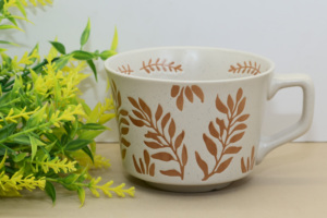 <span class=keywords><strong>Mug</strong></span> en céramique à imprimé feuilles botaniques, finition rustique mouchetée pour café et thé - Product Image 6