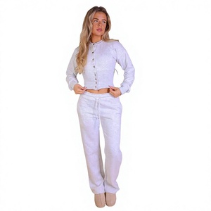 Ensemble 2 pièces personnalisé pour femme : Crop top gris clair boutonné et pantalon de survêtement large – Vente en gros usine - Product Image 1