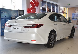 Voiture économique Toyot-a Camr-y Hybrid 2.5HG Sedan 2.5L 180 km/<span class=keywords><strong>h</strong></span> FWD Prépaiement Profitez d'une grosse <span class=keywords><strong>remise</strong></span> - Product Image 3