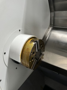 Tour horizontal à double broche 2 axes haute performance 400 mm pour pièces métalliques - Product Image 4