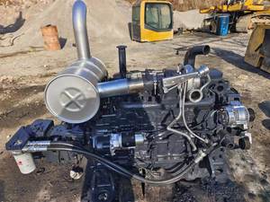 Moteur diesel d'occasion Komatsu 6D107E-1 avec six cylindres en ligne et turbocompresseur offrant une bonne économie de carburant - Product Image 5