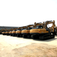 Excavatrice sur chenilles XE215C avec une puissance de 128,5 kW et une benne de 1 m³ pour la manutention des matériaux
