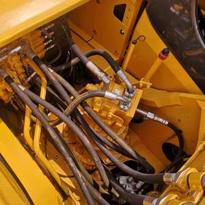 รถขุดตีนตะขาบ Komatsu PC220-7 มือสองคุณภาพสูง ราคาประหยัด น้ำหนัก 22 ตัน พร้อมปั๊มมอเตอร์และ PLC สำหรับขาย - Product Image 5