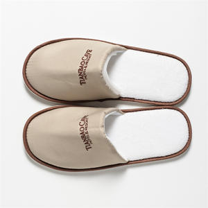 Chaussons jetables personnalisés en sergé pour hôtels, articles de toilette pour hôtels avec option de fourniture de matériaux pour B&B, directement de l'usine - Product Image 5