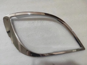 Pour <span class=keywords><strong>DAF</strong></span> XF106 pour PIÈCES DE CARROSSERIE DE CAMIONS EUROPÉENS RH1922031 2011377 1798458 LH1922030 2011376 1798457 BANDE DE PHARES CHROMÉE - Product Image 2
