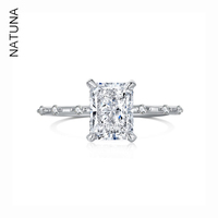 NATUNA Vente en gros sur mesure Bague de fiançailles en argent 925 avec diamant principal de laboratoire de forme ovale radiante et moissanite réglable