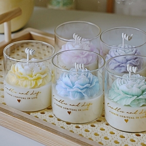 Bougie parfumée artisanale chic en cire de soja, senteur pivoine florale, pour une ambiance luxueuse dans la chambre, idéale pour les fêtes de Diwali et les bars. - Product Image 2