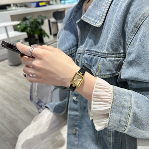 นาฬิกาควอตซ์ทรงเหลี่ยมวินเทจสำหรับผู้หญิงแบบ OEM/ODM สายหนังแท้ รองรับการผลิตแบบสั่งทำพิเศษ - Product Image 5