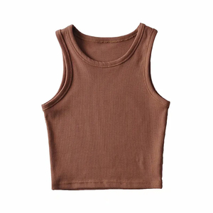 Camiseta sin mangas oversize de algodón 100% para mujer, estilo streetwear, con caída relajada y fácil de combinar en capas para el verano. - Product Image 1