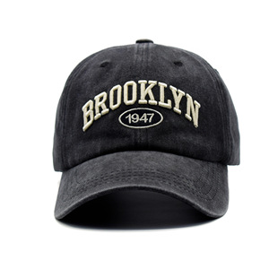 Gorra de béisbol de PVC bordada con letras, estilo transfronterizo, para mujer, con protección solar, para cabeza grande, que realza el rostro, para las cuatro estaciones, al por mayor - Product Image 1