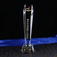 Kristal Trophy ucuz özel oyma Logo kristal kupa UV baskı özelleştirilmiş ödül Badminton Trophy spor etkinliği için