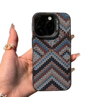 Funda para Teléfono con Diseño Único y Vibrante, Compatible con 17 Pro Max, 16/15/14, Electrochapada, Antihuellas, con Patrón de Diamante Totem