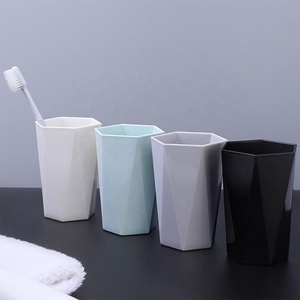 Materiale PP <span class=keywords><strong>tazza</strong></span> di plastica nordica portaspazzolino lavaggio bere <span class=keywords><strong>bagno</strong></span> di casa <span class=keywords><strong>tazza</strong></span> da denti leggera 400ml - Product Image 2
