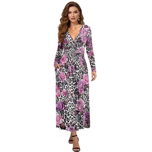 Abito lungo da donna classico con stampa floreale leopardata viola e rosa, maniche lunghe, scollo a V, modello avvolgente, linea ad A, orlo svasato, abito sofisticato per occasioni speciali - Product Image 1