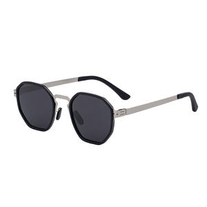 Gafas de Sol Polarizadas para Hombre My 98325, Montura Metálica Negra, Lentes TAC con Protección UV400, Estilo para Pesca y Conducción - Product Image 2