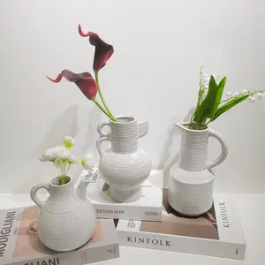 ホームオフィスの寝室の棚の装飾ミニマリストモダンな白い花瓶ハンドル付きセラミック花瓶