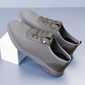 Chaussures de course décontractées pour hommes en maille respirante à semelle souple, noires et grises, couleur unie, à lacets avant, pour le loisir - Product Image 2