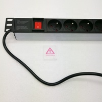 PDU Basique Haute Qualité 220V/16A, 8 Prises Françaises, Câble d'Alimentation de 1,8 m
