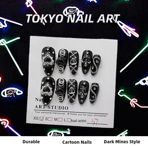 Qianya Tokyo Gothic Press on Nails con Heart Diamond & Chain Decor - Dark Alternative Style <span class=keywords><strong>Uñas</strong></span> postizas hechas a mano al por mayor - Product Image 2