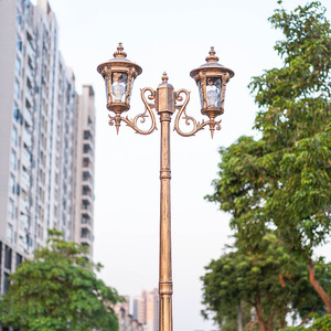 Lampadaire de jardin extérieur en laiton à LED blanc chaud avec abat-jour en verre IP65 AC 220V 2700K, détecteur de mouvement, alimentation solaire, intensité variable, garantie 10 ans - Product Image 5