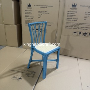 Chaise d'enfant en rotin artisanale de luxe pour fêtes et événements, mobilier enfant en osier naturel, location et vente en gros - Product Image 2