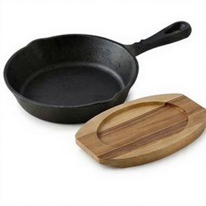 Plat chauffant élégant en bois et métal pour la présentation de plats chauds à la maison, en cuisine, en hôtel, en restauration et pour une expérience culinaire raffinée - Product Image 5
