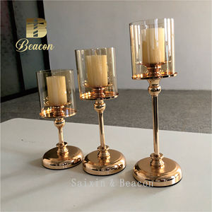 Beacon Juego de 3 Portavelas Dorados Graduados con Campanas de Vidrio Ámbar, Centros de Mesa de Lujo para Bodas - Product Image 4