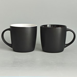 Tazza da tè in ceramica a forma di tamburo da 400 ml, opaca, bicolore, effetto smerigliato, resistente alle alte temperature, adatta al microonde, personalizzabile con logo. - Product Image 1