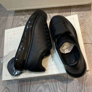 Sneakers blanches de luxe de petite taille, de haute qualité, antidérapantes, à semelles épaisses, chaussures de marche, doublure en mesh, chaussures décontractées de créateur pour hommes et femmes - Product Image 2