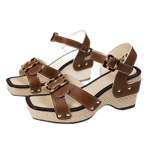 Sandales compensées à plateforme pour femme, motif léopard, bout carré, avec boucle de ceinture, nouvelle collection été, style romain à semelle épaisse - Product Image 5