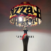 Lampe de table/bureau LED 2026 Sensmuel en verre artistique coloré style église, personnalisable pour la vente en gros - type Pizza Hut