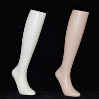 Mannequin de jambe longue et épaisse avec chaussettes magnétiques pour l'affichage de chaussettes longues et de chaussettes de sport