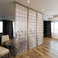 Paravent de séparation de salon moderne de luxe, cloison décorative en verre et métal, panneau courbé avec tissu en laiton
