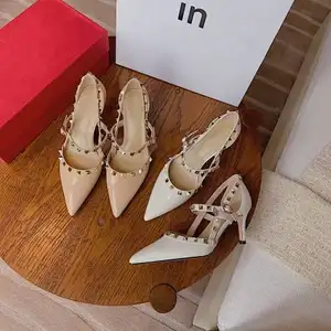 Großhandel Mode Niet Pump Sommer Frauen spitzen flachen Mund High Heels Einzels chuh Damen High Heel Schuhe