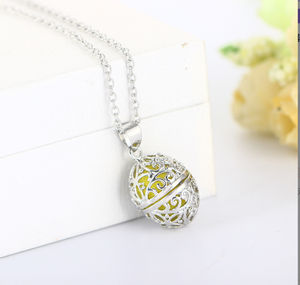 Medallón de aceite esencial de plata de aleación de zinc, <span class=keywords><strong>colgante</strong></span> de <span class=keywords><strong>huevo</strong></span> de <span class=keywords><strong>faberge</strong></span>, más vendido - Product Image 2