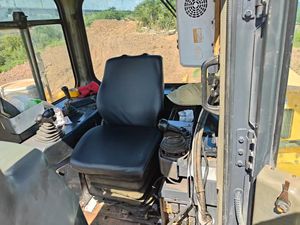 Bulldozer Usado Komatsu D155A de 40 Toneladas, Tipo Oruga de Servicio Pesado para Trabajos de Movimiento de Tierras D155A D155AX D155AX-5 D155AX-6 D155AX-7 D85A - Product Image 6