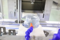 Machine de découpe automatique à grande vitesse et économique pour goulot de bouteille en plastique (HDPE, PP, PE, PET) avec servomoteur industriel personnalisé, à vendre