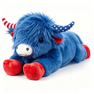 Peluche de vaca de las Tierras Altas, diseño patriótico rojo y azul, animal de peluche para niños de 2 a 4 años - Product Image 2