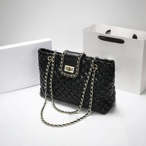 Sac fourre-tout en cuir grande capacité, nouveau modèle 2026, sac bandoulière polyvalent pour femme avec chaîne - Product Image 1