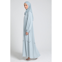 Abaya ouverte ornée de luxe avec poignets plissés robe en polyester bleu glace antistatique pour utilisation