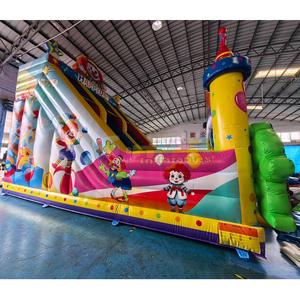 Toboggan gonflable géant à double voie pour enfants, idéal pour les fêtes foraines et les événements, avec des décorations de clown joyeux. - Product Image 3
