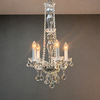 Lustre classique en cristal finition argentée 4 lumières, luminaire suspendu pour projets résidentiels et hôteliers