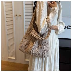 Vente en gros Nouveau sac fourre-tout rétro tricoté à la main Sacs à bandoulière polyvalents Sac à provisions pour femmes - Product Image 3