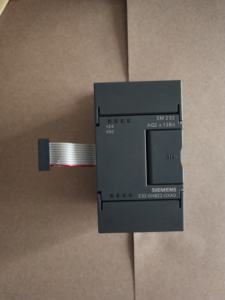Em 232 232-0hb22-0xa0 S7-200plc <span class=keywords><strong>Rman</strong></span> Edition 2 Sorties analogiques - Product Image 1