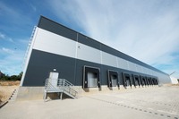 Almacén/Oficina con Estructura de Acero de Gran Tamaño y Diferentes Anchos Coaxiales