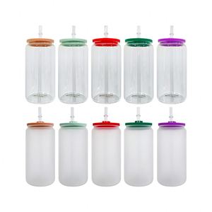 Verre à bière en borosilicate dépoli transparent de 16 oz sans BPA, en gros, pour sublimation, avec couvercle en silicone coloré pour boissons froides - Product Image 1